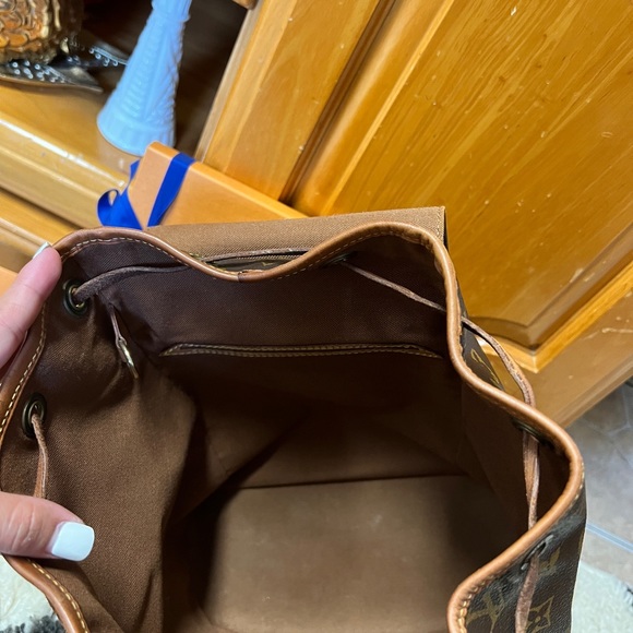 Authentic Louis Vuitton monogram canvas Montsouris MM. - Picture 5 of 8